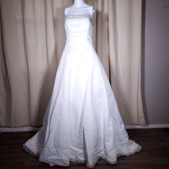 Vintage Dresses & Skirts - Vintage 80s train length beaded strapless wedding